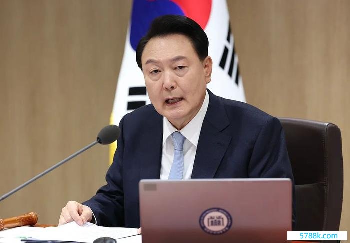 当地时期4月16日，韩国总统尹锡悦在龙山总统府召建国务会议。图源：视觉中国